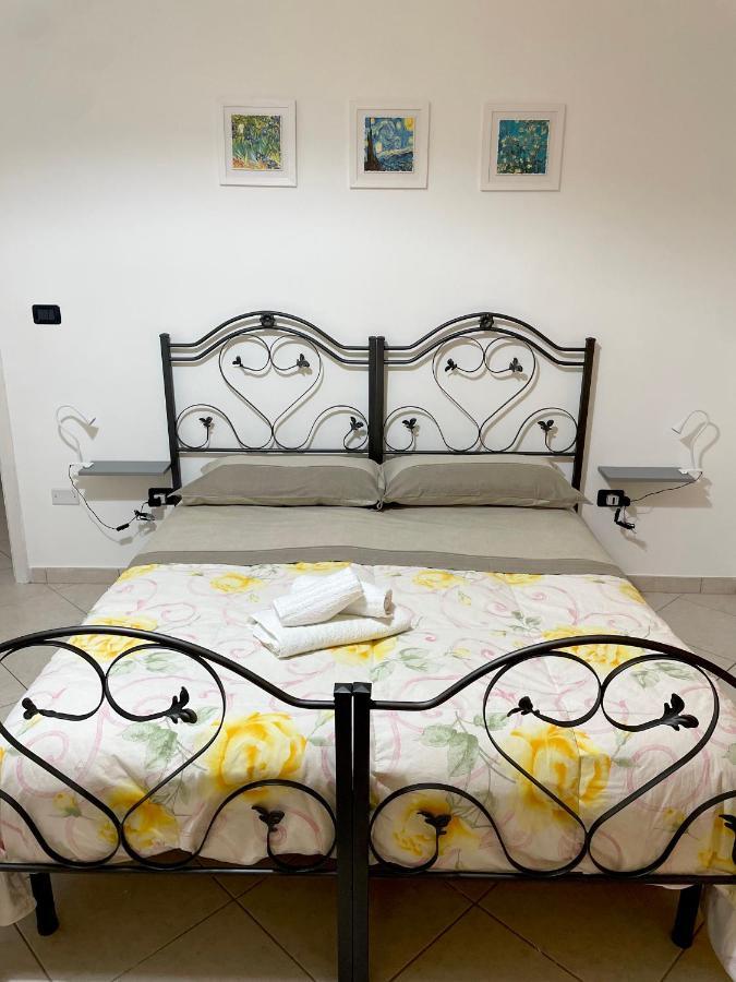 Parvis Home Brindisi Bagian luar foto