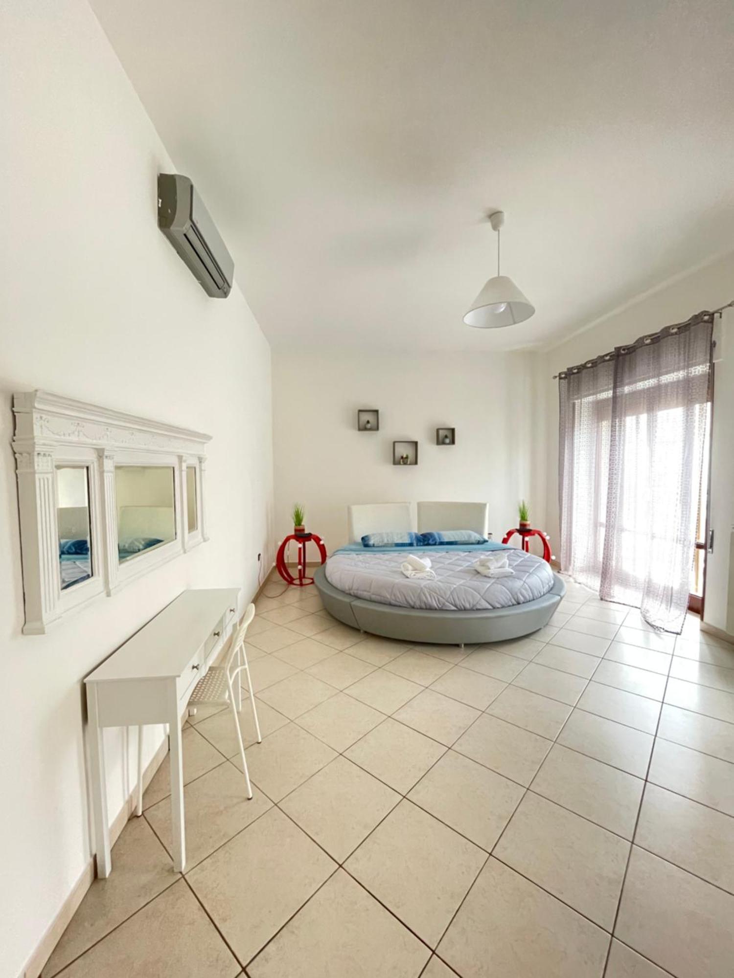Parvis Home Brindisi Bagian luar foto