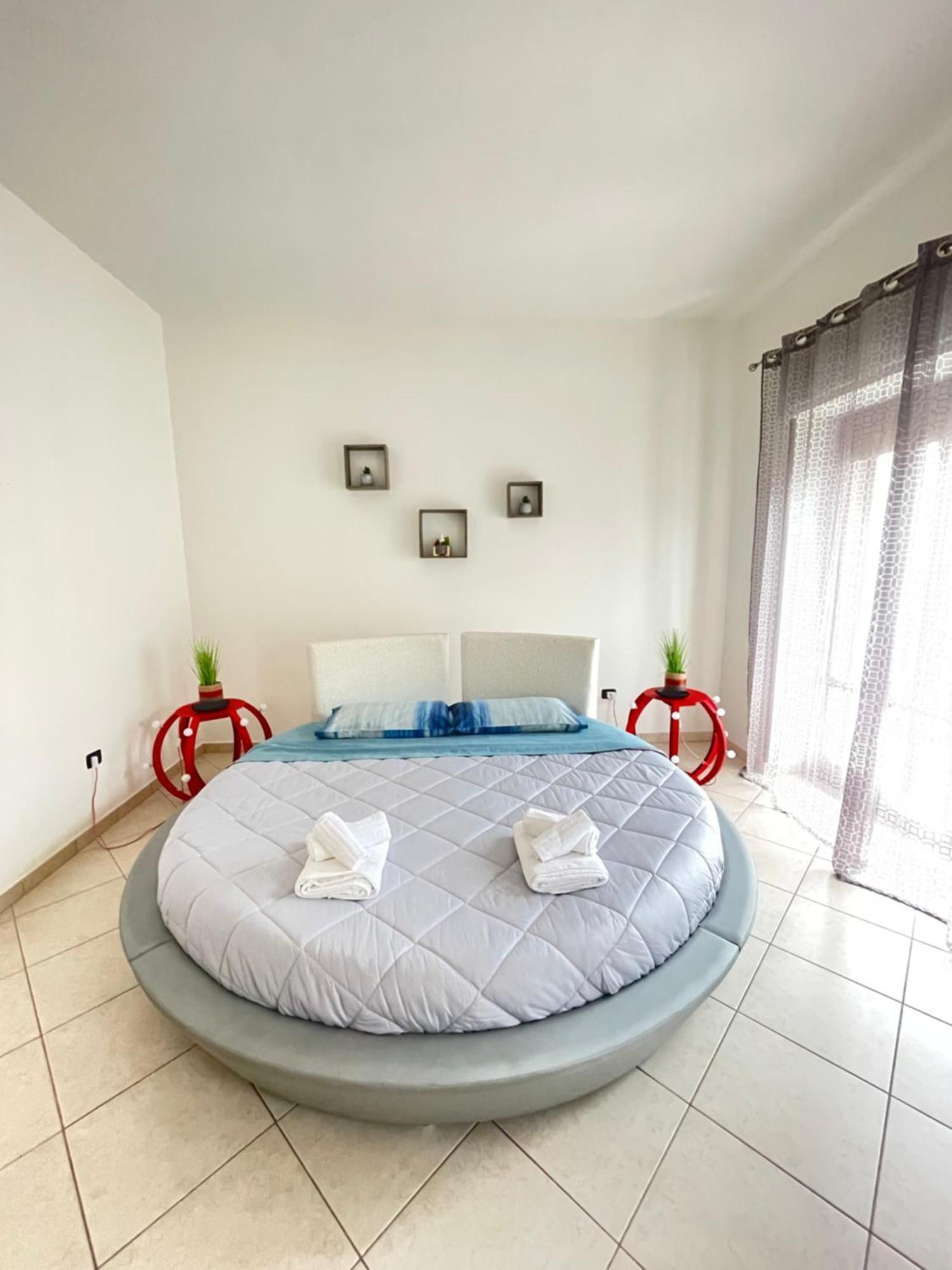 Parvis Home Brindisi Bagian luar foto